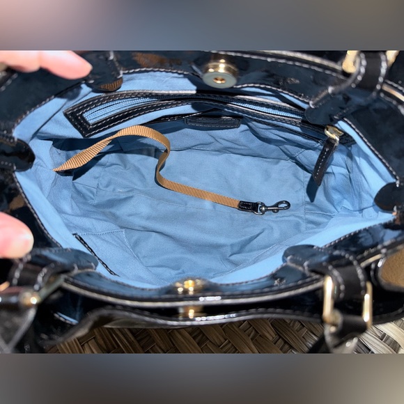 Dooney & Bourke Black Patent Leather Shoulder/Crossbody Satchel with Blue Lining - Picture 12 of 16